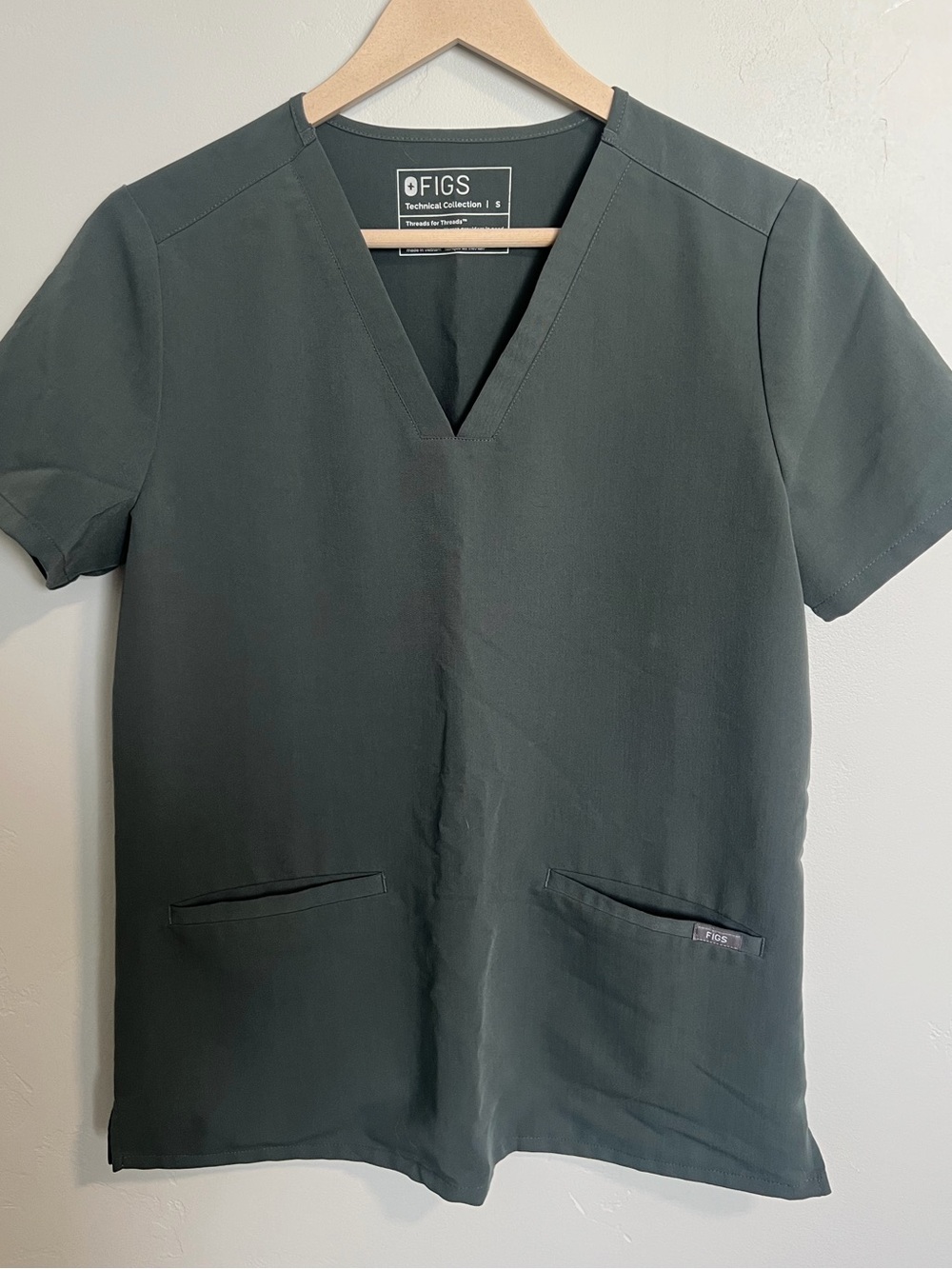 Bonsai FIGS Casma Three-Pocket Scrub Top